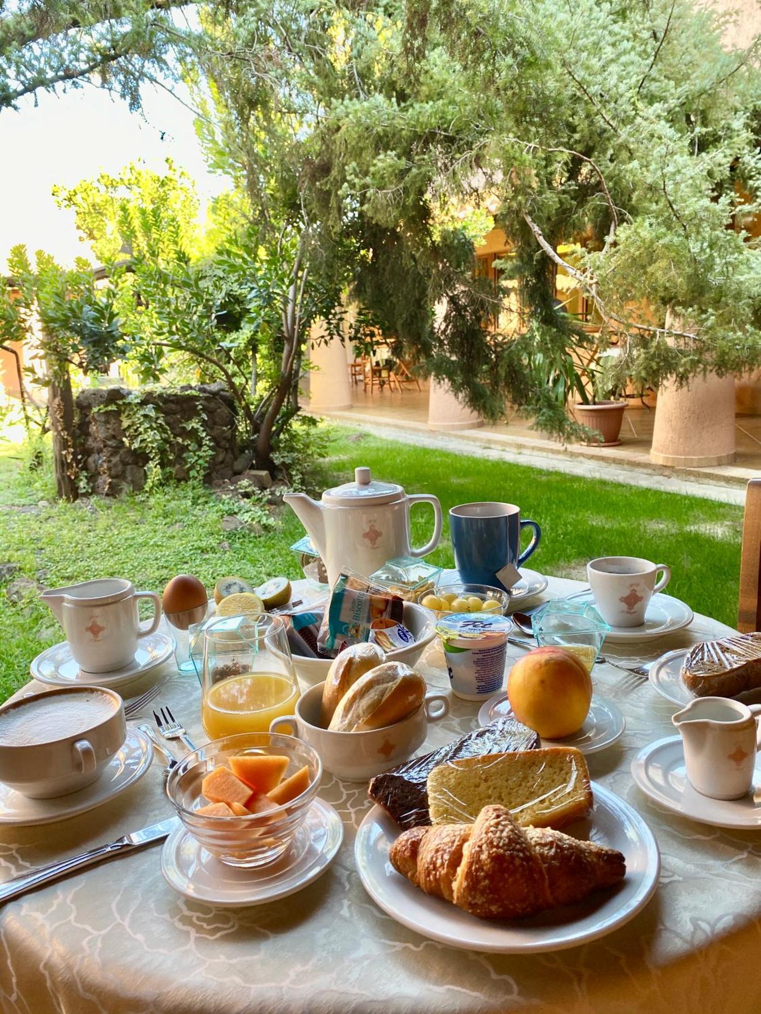 Hotel I Ginepri Quartucciu Bagian luar foto