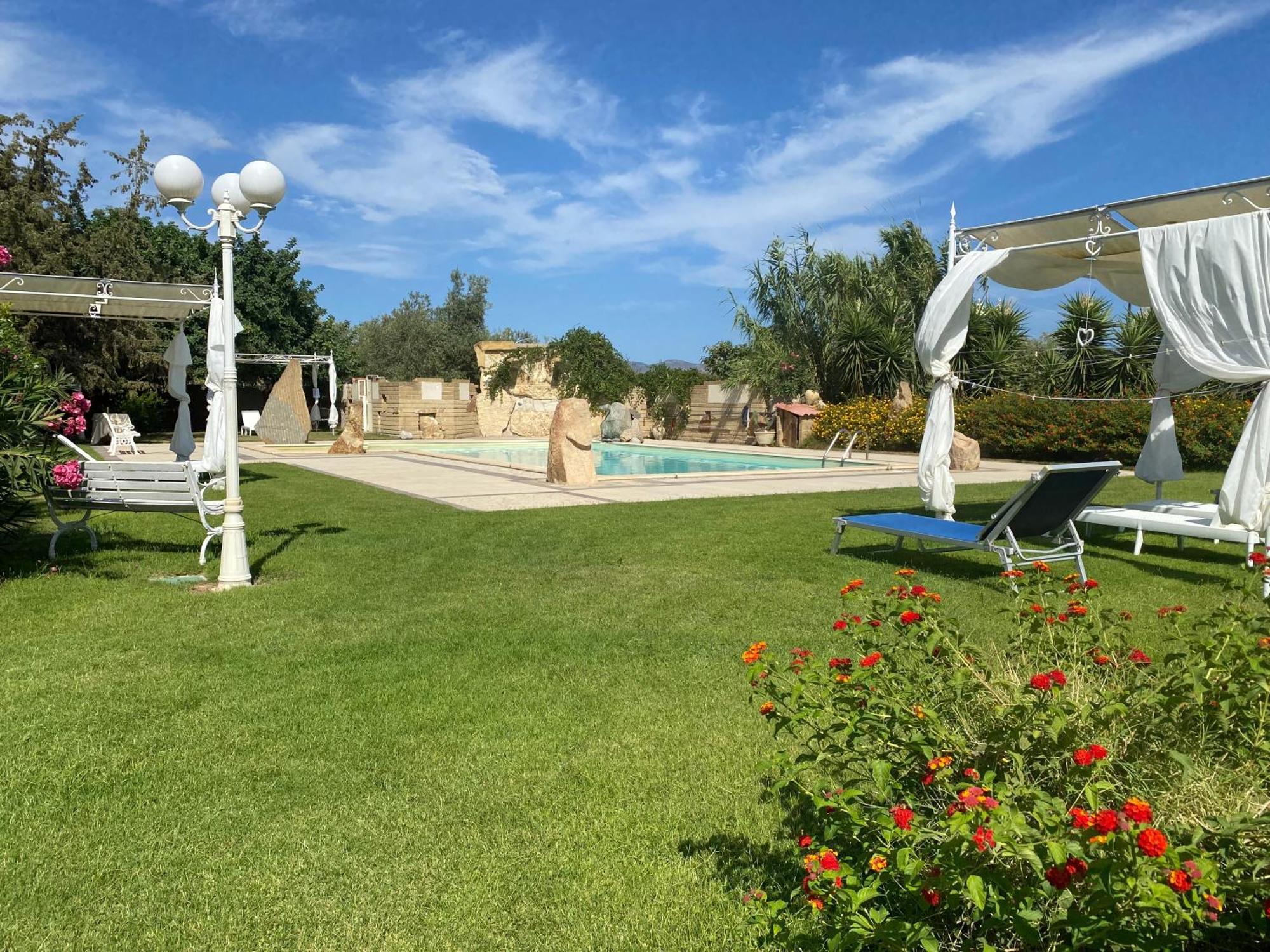 Hotel I Ginepri Quartucciu Bagian luar foto